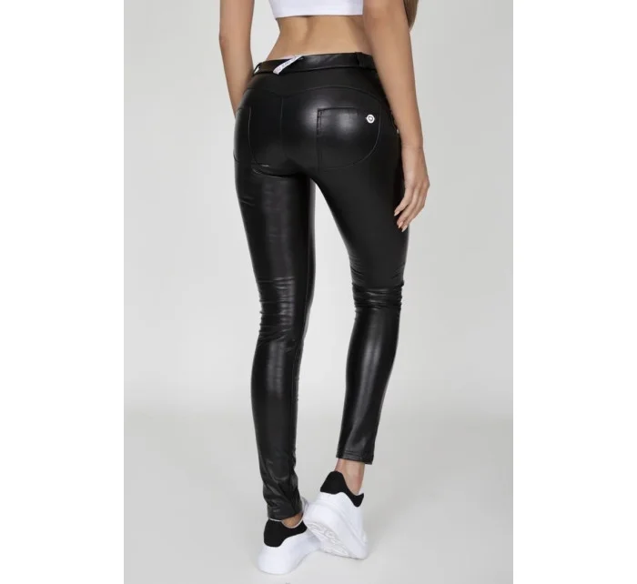 Dámske nohavice Hugz Black Faux Leather Mid Waist - HUGZJEANS Dámske nohavice Hugz Black Faux Leather Mid Waist - HUGZJEANS
