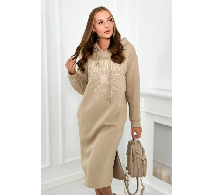 Dlhé izolované šaty s výšivkou svetlo béžová