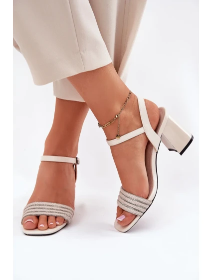 Sandále na podpätku model 213018 Vykročte štýlovo Sandále na podpätku model 213018 Vykročte štýlovo