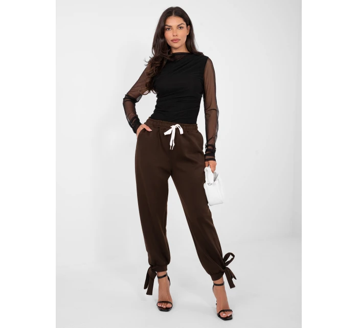 Spodnie IT SP model 21895949 ciemny brązowy - FPrice