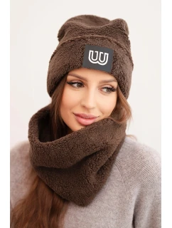 Dámska fleecová čiapka a nákrčník s ozdobnou aplikáciou hnedej farby