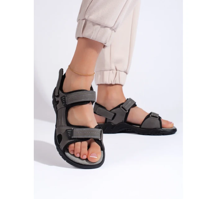 Luxusné sivé a strieborné sandále na podpätku pre ženy