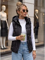 Dámska prešívaná vesta s kapucňou, čierna, FashionStreet TY5973 Dámska prešívaná vesta s kapucňou, čierna, FashionStreet TY5973