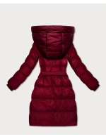 Zimná prešívaná bunda vo vínovej farbe s opaskom J Style (5M3253-1) Zimná prešívaná bunda vo vínovej farbe s opaskom J Style (5M3253-1)