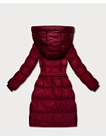 Prošívaná zimní bunda ve vínové bordó barvě s páskem model 21748216 - J.STYLE Prošívaná zimní bunda ve vínové bordó barvě s páskem model 21748216 - J.STYLE