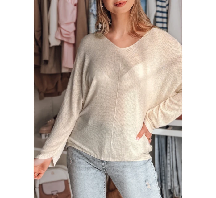 Dámsky oversize sveter NORVAN s motýlikmi FashionStreet MY2451