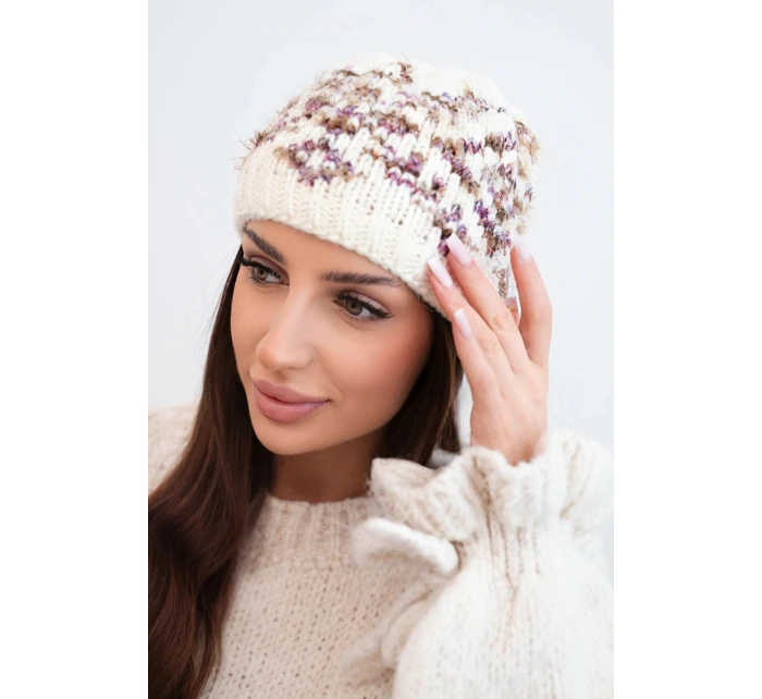Dámska zimná čiapka s farebnými vzormi a hrubým úpletom K353 ecru+purple