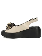 Dámske kožené sandále na zlatej platforme Filippo DS7577