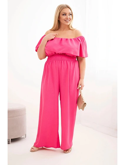Dámský overal plus size s odhalenými model 22092408 volánem a širokými nohavicemi růžový - K-Fashion Dámský overal plus size s odhalenými model 22092408 volánem a širokými nohavicemi růžový - K-Fashion