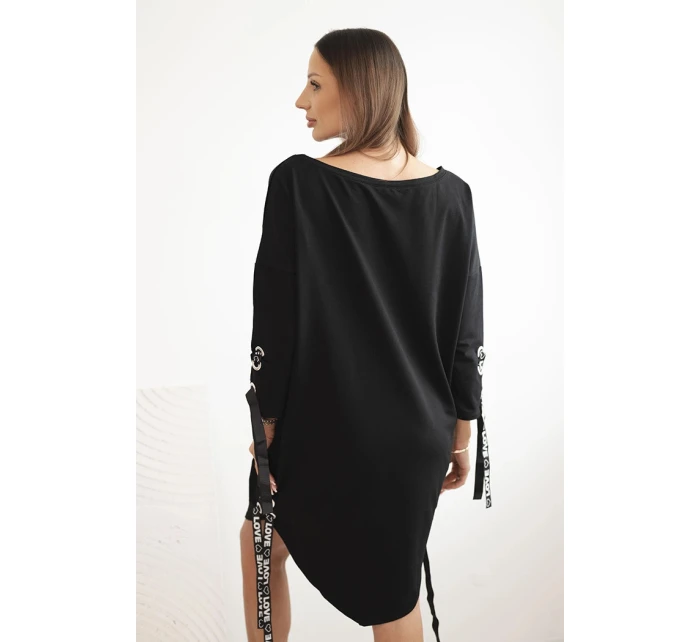 Dámske asymetrické šaty s ozdobnými pásmi a 3/4 rukávmi modrej farby Dámske asymetrické šaty s ozdobnými pásmi a 3/4 rukávmi modrej farby