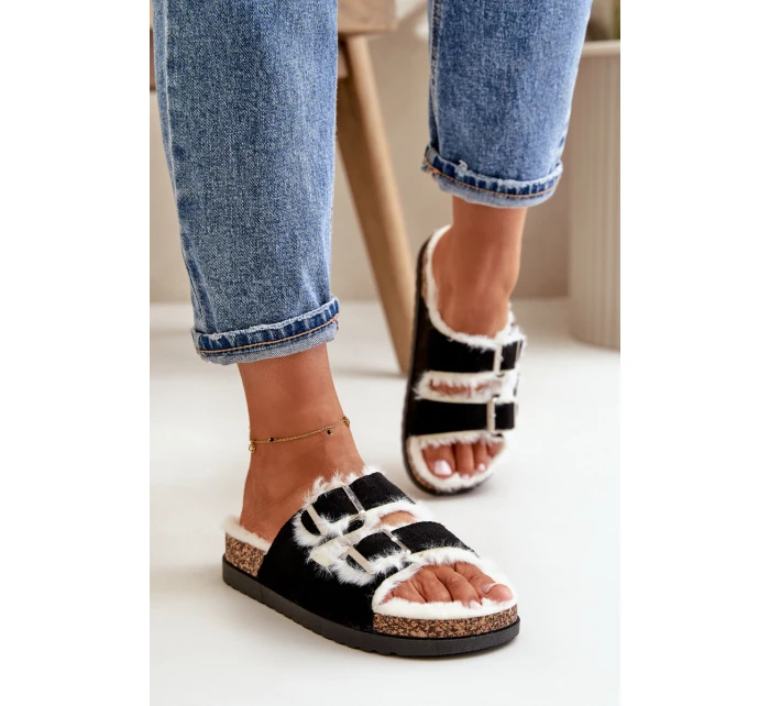 Dámské Pantofle S Přezkami A Kožíškem Černé model 21670217 - Boto