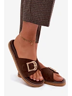 Dámské pantofle s zlatým sponou tmavě béžové model 22125593 - Boto