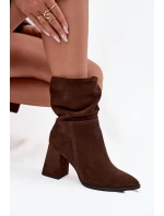Kozačky z přírodního semiše zateplené na podpatku s  Čokoládové model 21718480 - Zazoo