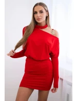 Šaty se zdobením na ramenou červené Šaty se zdobením na ramenou červené
