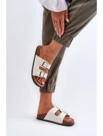 Dámské sandály s přezkami bílé model 21653013 - Boto