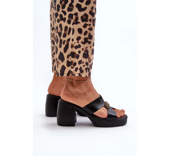 Zazoo 40419 Skórzane Klapki Damskie Z Wycięciami I Ozdobą Czarne Zazoo 40419 Skórzane Klapki Damskie Z Wycięciami I Ozdobą Czarne