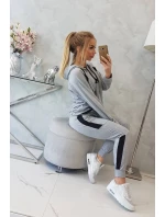Šedá pruhovaná športová súprava