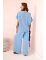 Dámska súprava z viskózy s ozdobným kvetom a širokými nohavicami - modrá