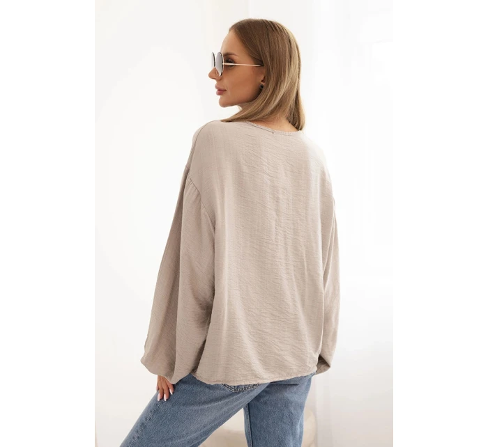 Dámska blúzka z viskózy s výstrihom a lemovaním fango