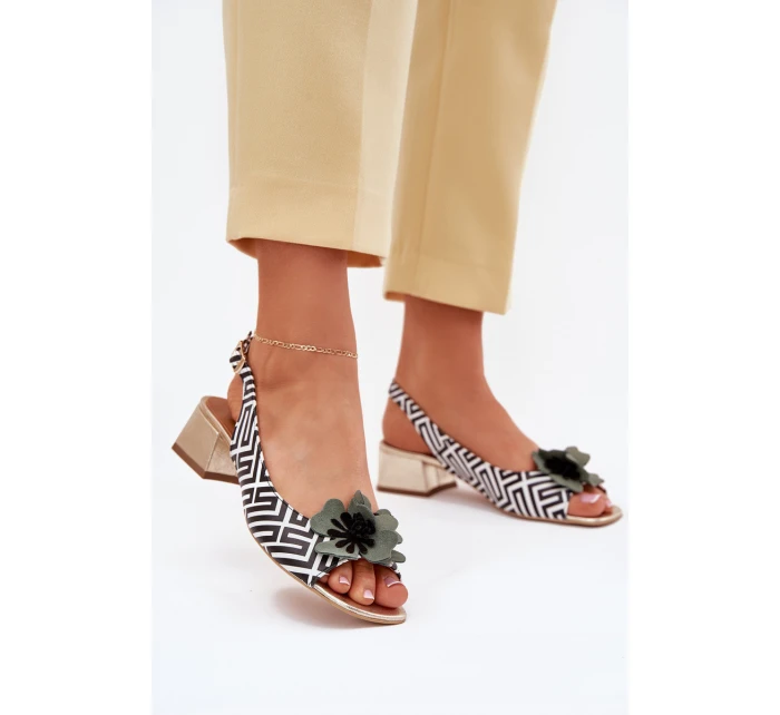 Skórzane Sandały Damskie Na Klocku Z Ozdobnym Kwiatem Laura Messi 2973 Biało-Czarne