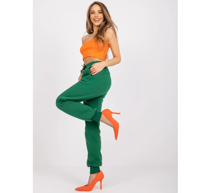 Tepláky EM DR model 17217067 tmavě zelená - FPrice Tepláky EM DR model 17217067 tmavě zelená - FPrice