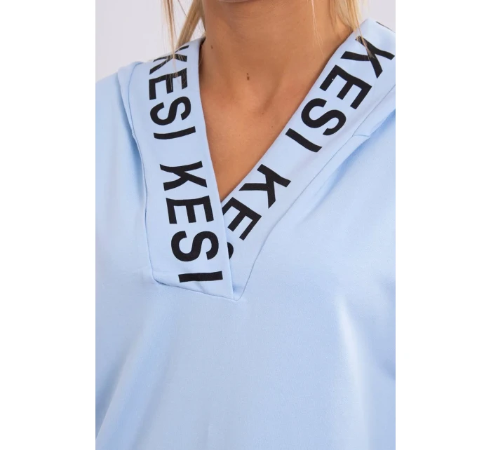 Šaty s kapucňou a potlačou modrej Šaty s kapucňou a potlačou modrej