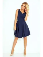 Tmavě modré šaty s výstřihem ve tvaru srdce model 4976613 - numoco Tmavě modré šaty s výstřihem ve tvaru srdce model 4976613 - numoco