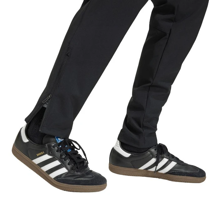 Adidas Tiro 26 Cestovné tkané nohavice pre deti Black JM5556 Adidas Tiro 26 Cestovné tkané nohavice pre deti Black JM5556
