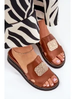 Dámské Pantofle Na Klínu Eko Kůže S Ozdobou Hnědé model 21686804 - Boto Dámské Pantofle Na Klínu Eko Kůže S Ozdobou Hnědé model 21686804 - Boto