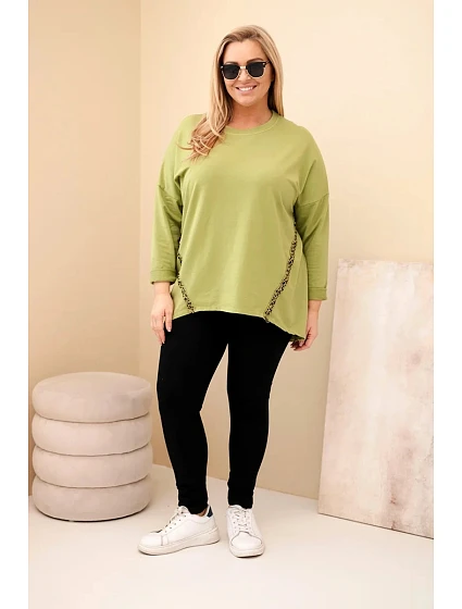 Dámská blůza Plus Size bavlněná s ohrnutým rukávem a lampasem v leopardím vzoru olivová Dámská blůza Plus Size bavlněná s ohrnutým rukávem a lampasem v leopardím vzoru olivová