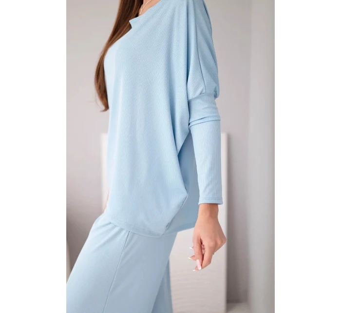 Dámska súprava z viskózy s voľnou blúzkou a nohavicami modrá