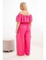 Dámský overal plus size s odhalenými model 22092408 volánem a širokými nohavicemi růžový - K-Fashion Dámský overal plus size s odhalenými model 22092408 volánem a širokými nohavicemi růžový - K-Fashion