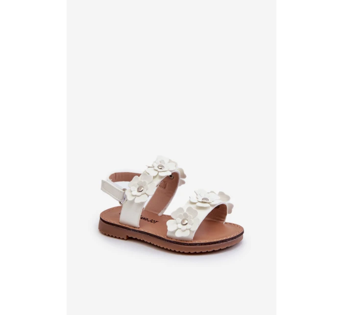 Lakierowane Sandałki Dziecięce Ozdobione Kwiatkami Białe Tinette