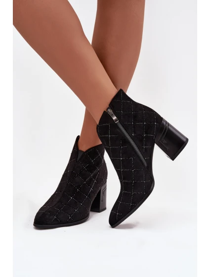 Botki Damskie Na Słupku Ze Zdobieniem D&A MR52-133 Czarne