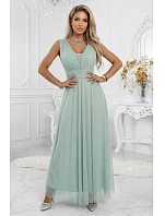 Dlouhé maxi šaty s a hlubokým výstřihem pistáciová barva model 22082632 - numoco basic Dlouhé maxi šaty s a hlubokým výstřihem pistáciová barva model 22082632 - numoco basic