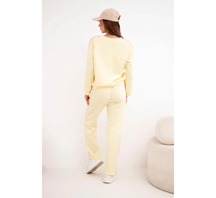 Dámska súprava Masełko s tienidlami a voľnou mikinou žltá Dámska súprava Masełko s tienidlami a voľnou mikinou žltá