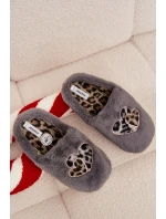 Dámske kožušinové papuče so srdcom - sivé Amandra Dámske kožušinové papuče so srdcom - sivé Amandra