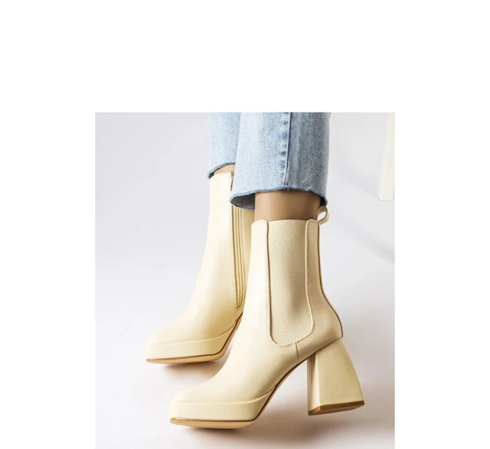 Topánky na podpätku model 207760 Solea