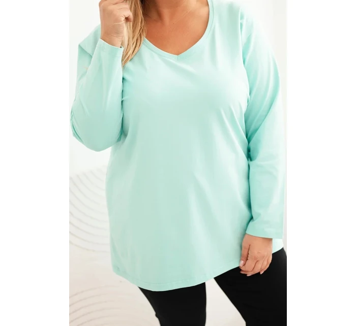 Dámska blúzka v nadmernej veľkosti s výstrihom do V a dlhými rukávmi mätová Dámska blúzka v nadmernej veľkosti s výstrihom do V a dlhými rukávmi mätová