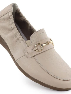 Dámske pohodlné kožené mokasíny béžovej farby Rieker L9354-60