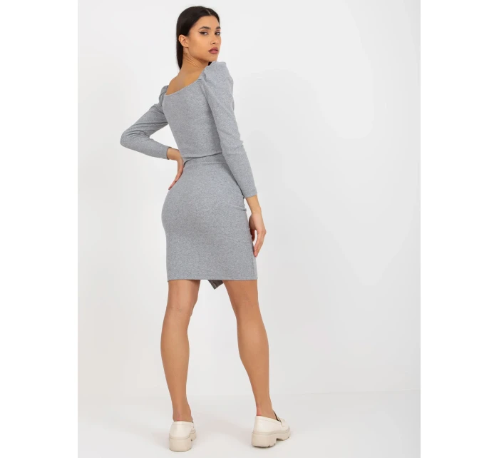 Dámské šaty EM SK 20 model 18044082 šedá - FPrice Dámské šaty EM SK 20 model 18044082 šedá - FPrice