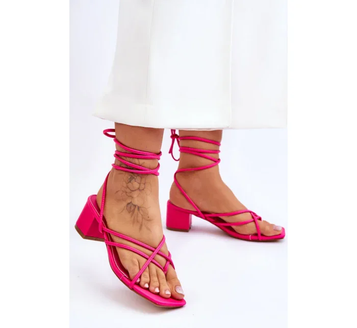 Sandále na šnurovanie model 180119 Step in style Sandále na šnurovanie model 180119 Step in style