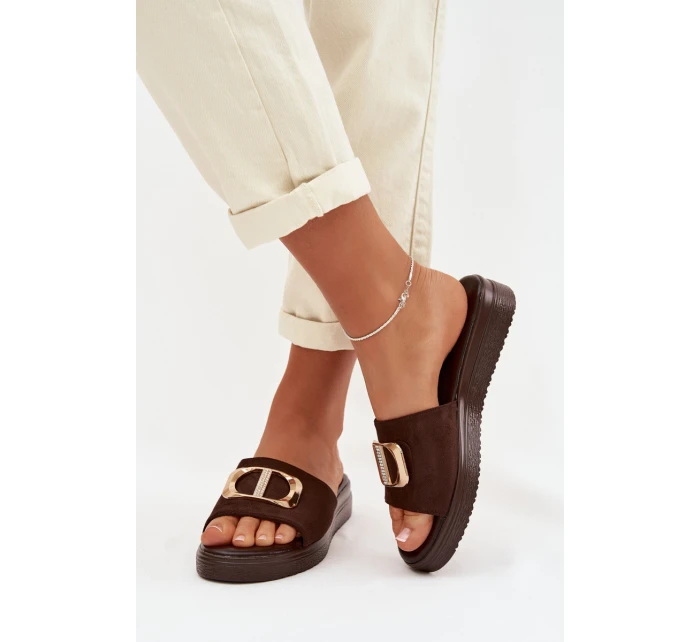 Dámské pantofle se zlatým detailem čokoládové model 22027941 - Boto Dámské pantofle se zlatým detailem čokoládové model 22027941 - Boto