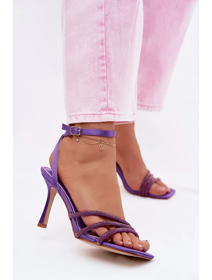 Sandále na podpätku model 226920 Vykročte štýlovo