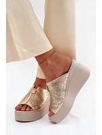 Model topánok na klinoch 227431 Krok v štýle