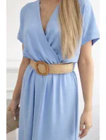 Dlouhé šaty s ozdobným páskem modré