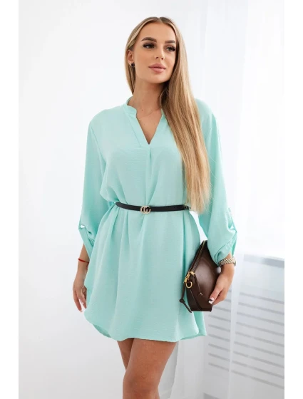 Šaty s delšími zády a pásem mincovna