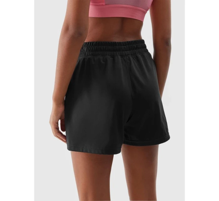 Dámske rýchloschnúce tréningové šortky 4F Dámske rýchloschnúce tréningové šortky 4F