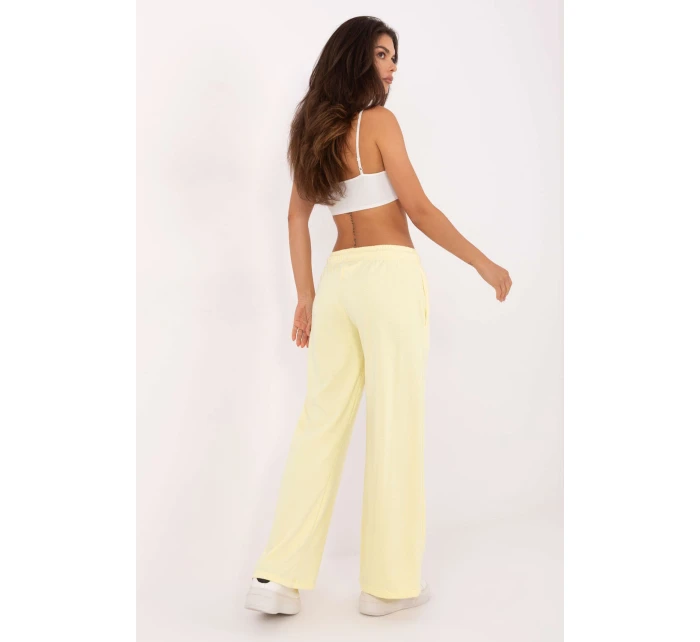 Tepláky model 216514 Relevantnosť