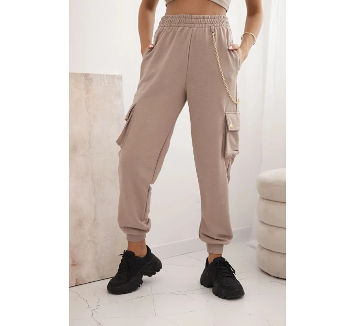 Dámské bavlněné cargo kalhoty s kapsami a řetízkem béžové Dámské bavlněné cargo kalhoty s kapsami a řetízkem béžové